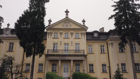 Luftaufnahme-Der-Ukrainischen-Kathedrale-Des-Heiligen-Jura-Georg-In-Der-Altstadt-Von-Lemberg,-Ukraine