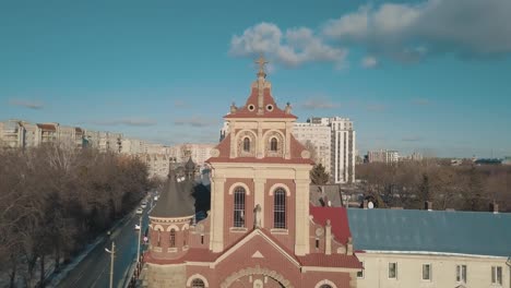 Luftaufnahme-Der-Ukrainischen-Katholischen-Kathedrale-Des-Heiligen-Josaphat,-Lemberg,-Ukraine