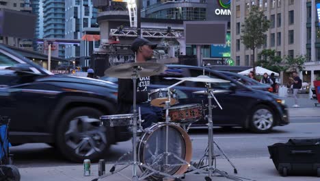 Artista-Músico-Callejero-De-Dundas-Square