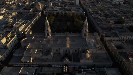 Sonnenuntergang-In-Der-Stadt-Arequipa