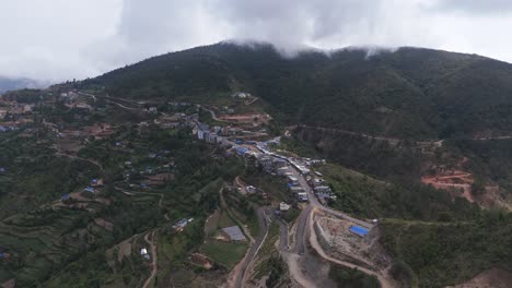 Vista-Aérea-Del-Pueblo-De-Holeri-En-Nepal