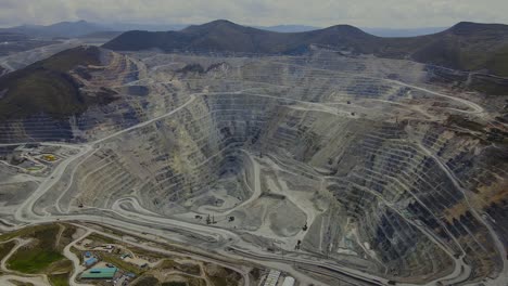 OPEN-MINE-LOCATED-IN-ALTO-PERU