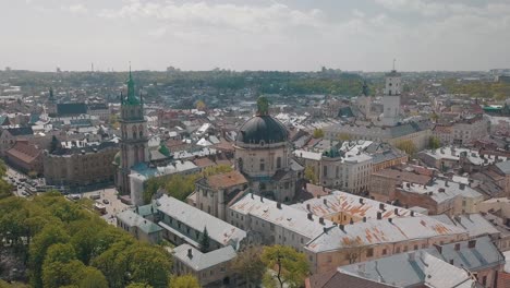 Lvov,-Ucrania.-Ciudad-Aérea-Lviv,-Ucrania.-Panorama-Del-Casco-Antiguo.-Dominicano