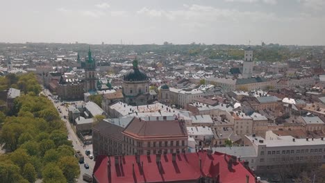 Lvov,-Ucrania.-Ciudad-Aérea-Lviv,-Ucrania.-Panorama-Del-Casco-Antiguo.-Dominicano