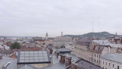 Luftdrohnenaufnahmen-Der-Europäischen-Stadt-Lemberg,-Ukraine,-Flug-über-Dem-Beliebten-Antiken-Teil-Der-Altstadt