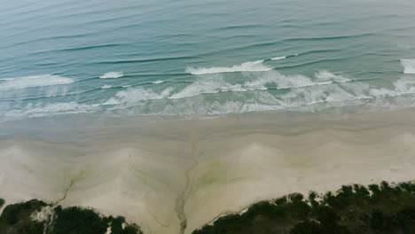 Coastline-with-waves-with-anamorphic-lens