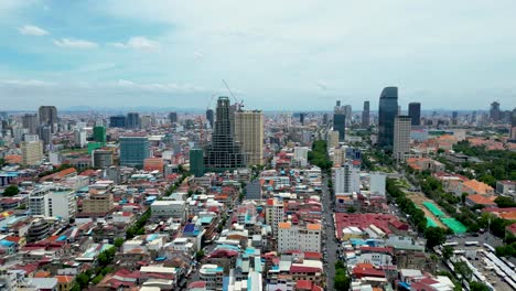 Camboya-Phnom-Penh-Ciudad-Capital-En-Desarrollo-Edificios-Vista-Aérea-Drone-Horizonte