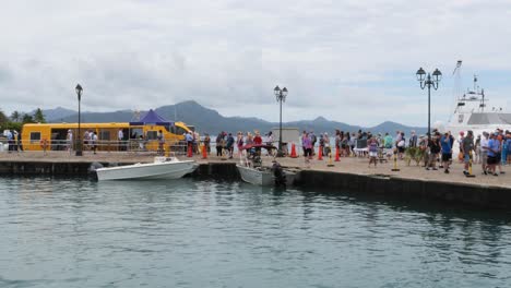 Kreuzfahrtterminal-In-Uturoa,-Raiatea,-Gesellschaftsinseln,-Französisch-Polynesien