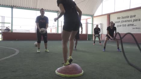 women's-soccer-team-training-during-pandemic