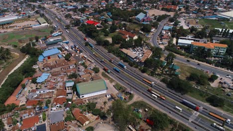 Vista-Aérea-De-La-Zona-Residencial-Rural-En-La-Ciudad-De-Dar-Es-Salaam