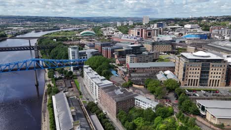 Drohnen-Luftbildaufnahmen-Newcastle-Upon-Tyne-Stadt-Tyneside-Geordie-Nordostengland-Großbritannien-Gateshead-Bridge