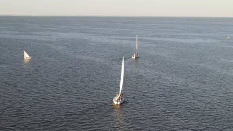 Segeln-Auf-Dem-Lake-Pontchartrain-In-Der-Nähe-Von-New-Orleans-In-Louisiana,-USA