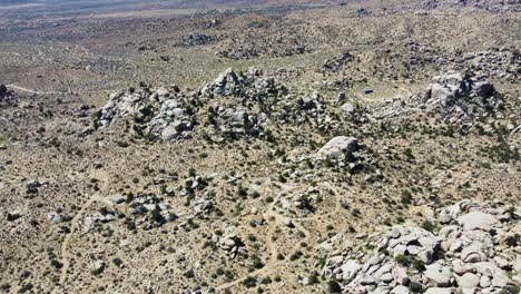 Gran-Terreno-Desértico-Montañoso-En-Vista-Aérea-De-ángulo-Alto