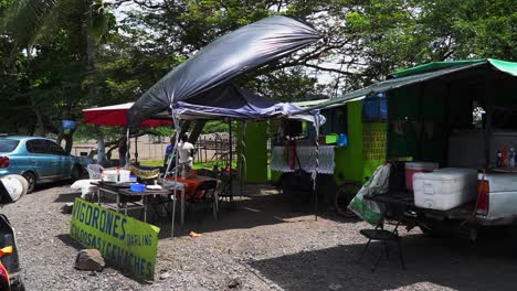 Pequeño-Restaurante-Local-Latinoamericano-Al-Lado-De-La-Carretera-En-Costa-Rica