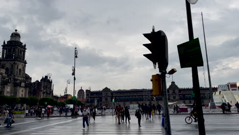 Timelapse-of-Zocalo-and-templo-mayor-in-Mexico-city