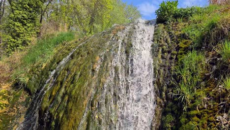 Der-Wunderschöne-Caramy-Wasserfall-In-Frankreich