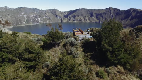 Aussichtspunkt-Am-Quilotoa-See-In-Den-Ecuadorianischen-Anden