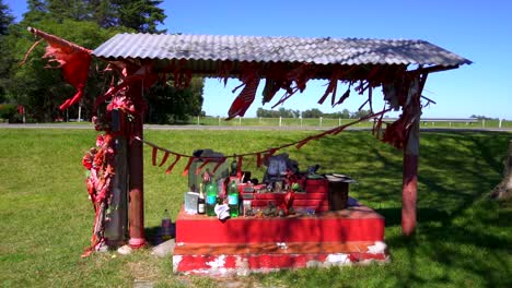 Un-Santuario-En-Honor-Al-Gauchito-Gil-Cerca-De-Una-Ruta-Provincial