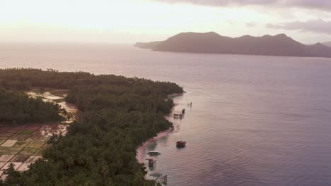 Ruhige-Meereslandschaft-Auf-Der-Insel-San-Pablo-In-Der-Bucht-Von-Hinunangan,-Süd-Leyte,-Philippinen