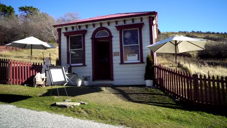 Old-gold-office-on-the-main-street-in-old-gold-rush-town-St-Bathans,-Central-Otago