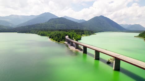 Sylvenstein-Lake-And-Bridge-In-Bavaria,-Germany---Aerial-Shot