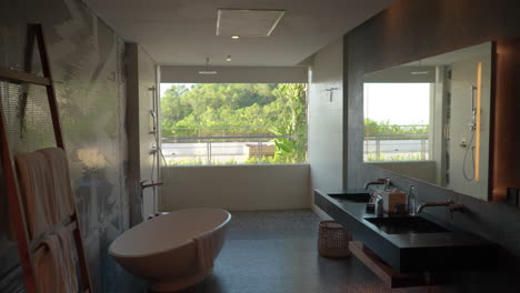 Luxury-Hotel-Room-With-Bathtub-And-Garden-View-In-Uluwatu,-Bali,-Indonesia