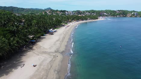 Sayulita-Bay-is-a-place-for-surfers-and-people-who-want-to-dance-with-the-waves