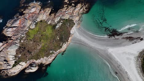 Isla-Diamante-O-Cod-Rock,-Tasmania,-Australia