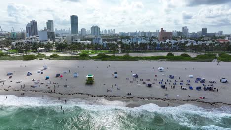 South-Beach-shoreline-with-beachgoers-and-umbrellas