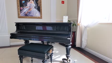 Old-classic-black-piano-close-up