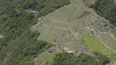 Aerial-zoom-to-Machu-Picchu-Lost-City,-drone-shot