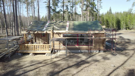 Construction-of-a-log-house-in-the-woods