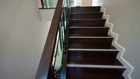 Modern-and-Stylish-Home-Stair-platform-Design