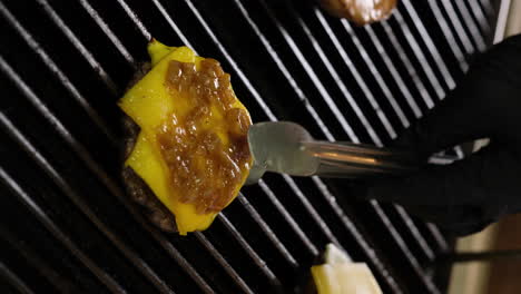 Cheeseburger-Perfection:-Melting-Cheese-on-a-Juicy-Patty