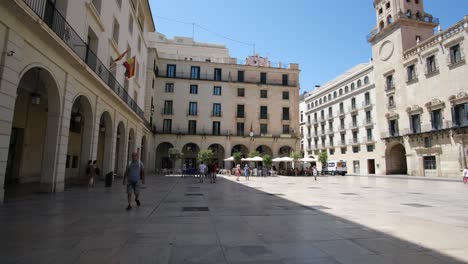 Alicante’s-bustling-city-square-features-historic-architecture,-including-the-grand-City-Town-Hall