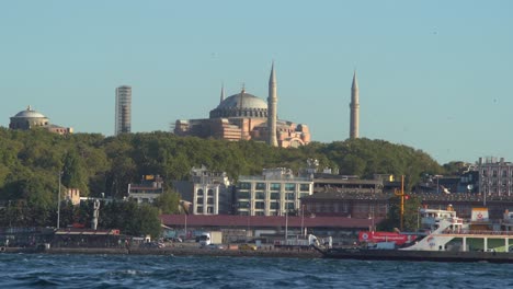 Eminonu-historial-sites-skyline-views