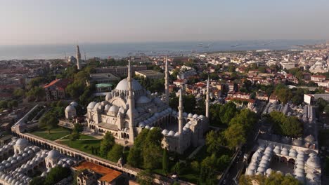 Suleymaniye-Mosque-in-Istanbul,-Turkey