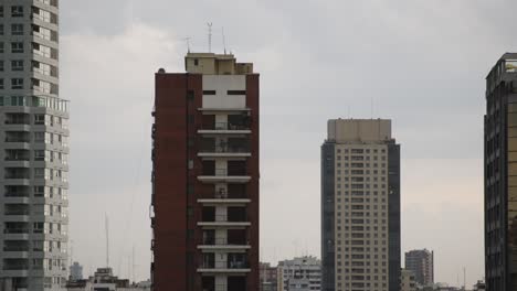 Urban-skyline-with-tall-buildings-under-a-cloudy-sky-in-Buenos-Aires