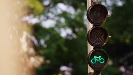 Urban-traffic-bicycle-regulations,-modern-highway-signal-information