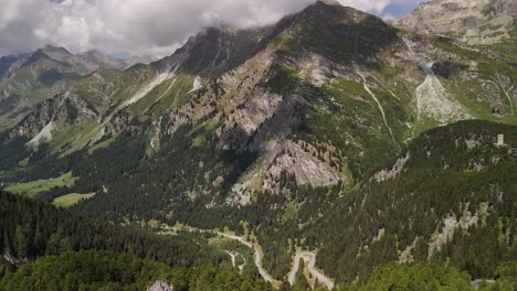 Schweizer-Alpen-Schweiz-Berge-Gipfel,-Natur-Tal-Wald-Landschaft-Luft