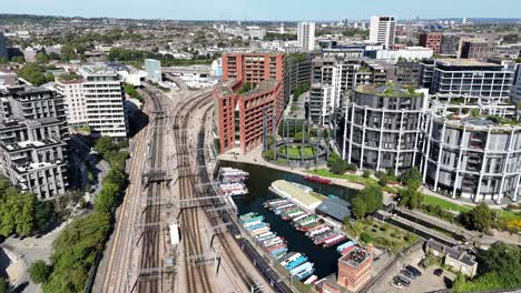 Eisenbahnlinien-Gasometer-Park-London-Kings-Cross-Drohne,-Luftaufnahme