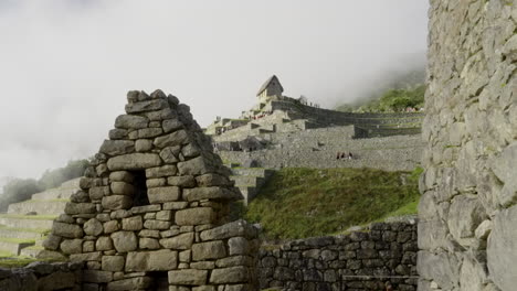 Alejar-La-Estructura-De-Las-Paredes-De-Machu-Picchu