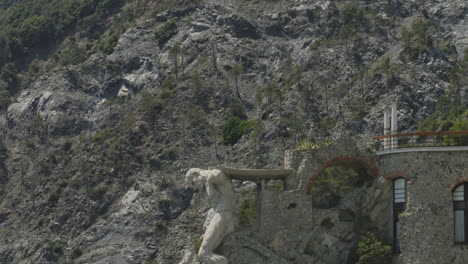 Statua-del-Gigante---Giant-Statue-Of-Neptune-In-Italian-Riviera-Town-Of-Monterosso-al-Mare,-Italy