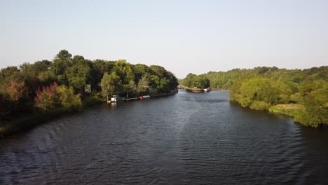 Vídeo-Aéreo-Del-Río-Trent-En-Nottinghamshire-Tomado-Por-Un-Dron