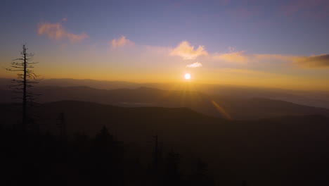 Paisaje-Del-Amanecer-En-La-Cúpula-De-Clingmans,-Montañas-Humeantes