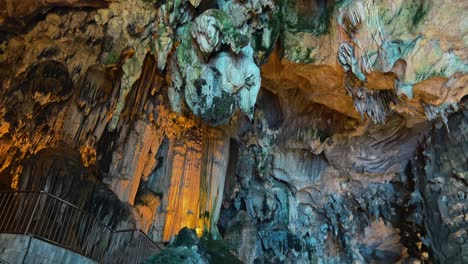 Kek-Lok-Tong-Tempel-–-Kalksteinhöhlentempel-In-Ipoh,-Perak,-Malaysia