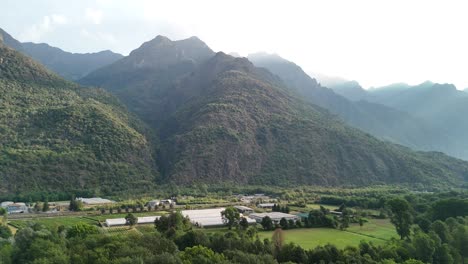 View-of-the-mountain-range-on-a-foggy-day