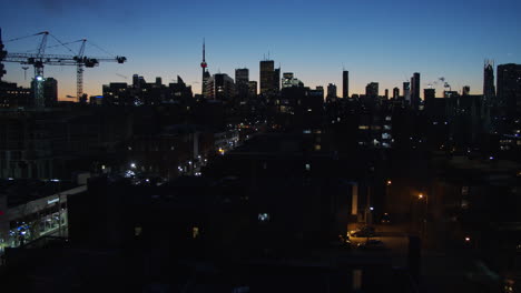 Toronto-skyline-at-dawn-in-autumn