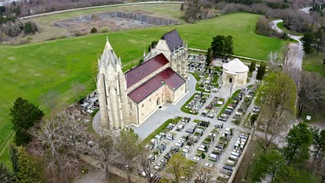 Gothic-Parish-Of-Assumption-Church-And-Cemetery-In-Bad-Deutsch-Altenburg,-Lower-Austria