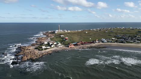 Luftaufnahme-Der-Malerischen-Küste-Des-Naturschutzgebiets-Cabo-Polonio-Im-Urlaubsziel-Uruguay